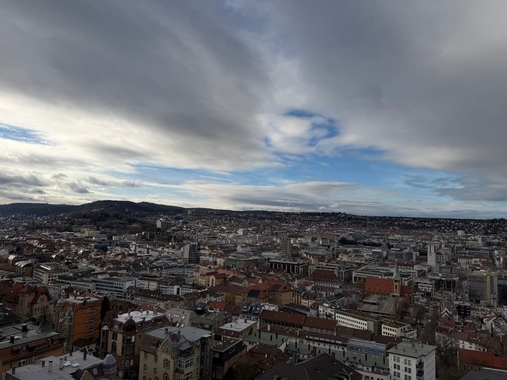 Wohnen mit Weitblick: Helle 3-Zimmer-Wohnung mit Balkon & Dachterrasse in Stuttgart-Mitte 2772, Stuttgart, 70182